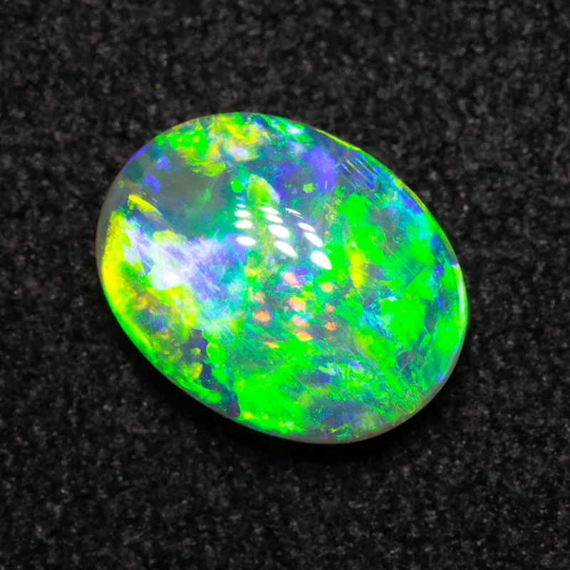 0.75 ct double-sided crystal opal 7.2x5.6x2.8mm