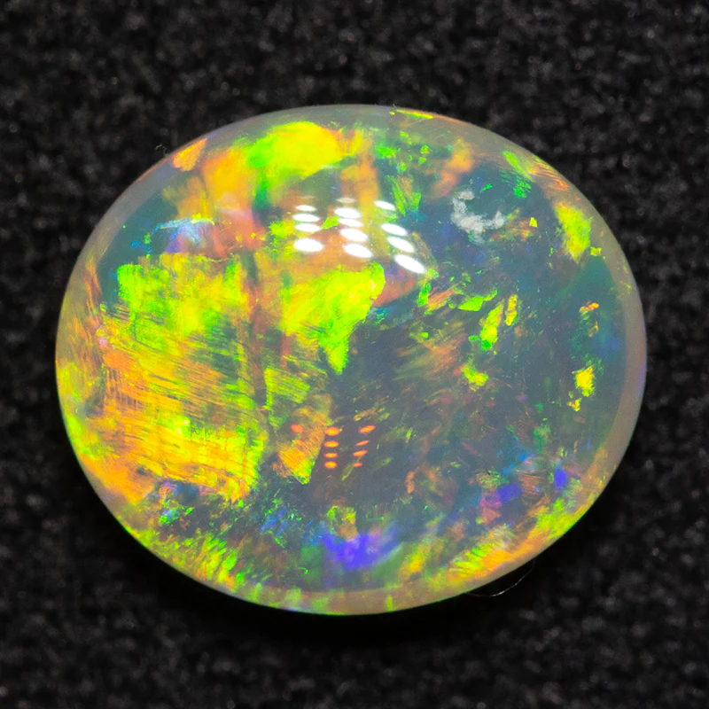 0.87 ct crystal opal 7.5x6.5x2.9mm