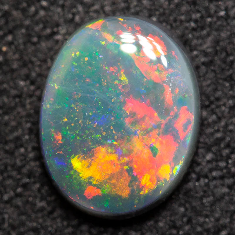 0.90 ct black opal 7.7x6x2.6mm