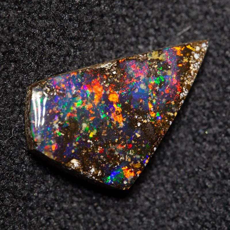 1.04 ct boulder opal 10.8x7.2x2.2mm