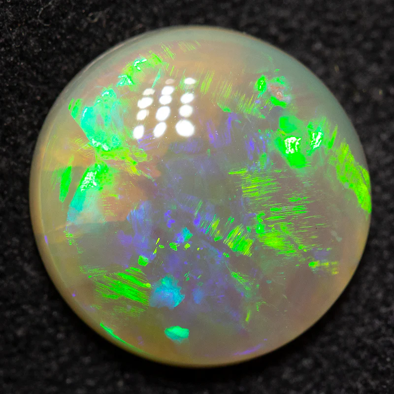 2.52 ct crystal opal 10x10x3.8mm