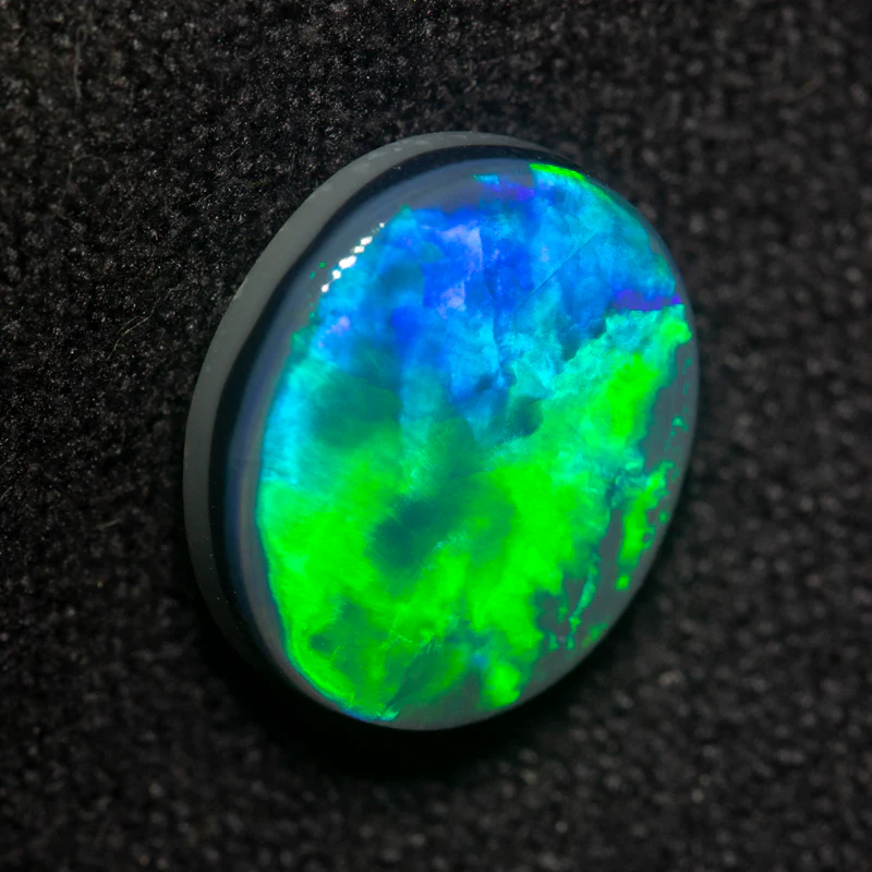 2.65 ct black opal 10.4x8.9x4.4mm
