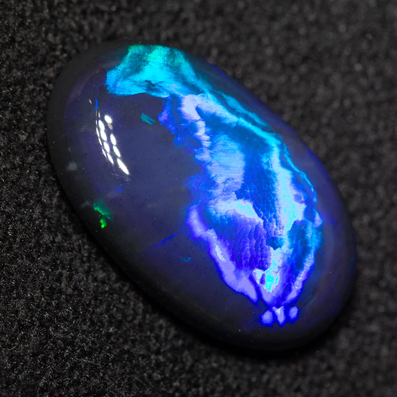 2.68 ct black opal 13.1x7.9x3.9mm