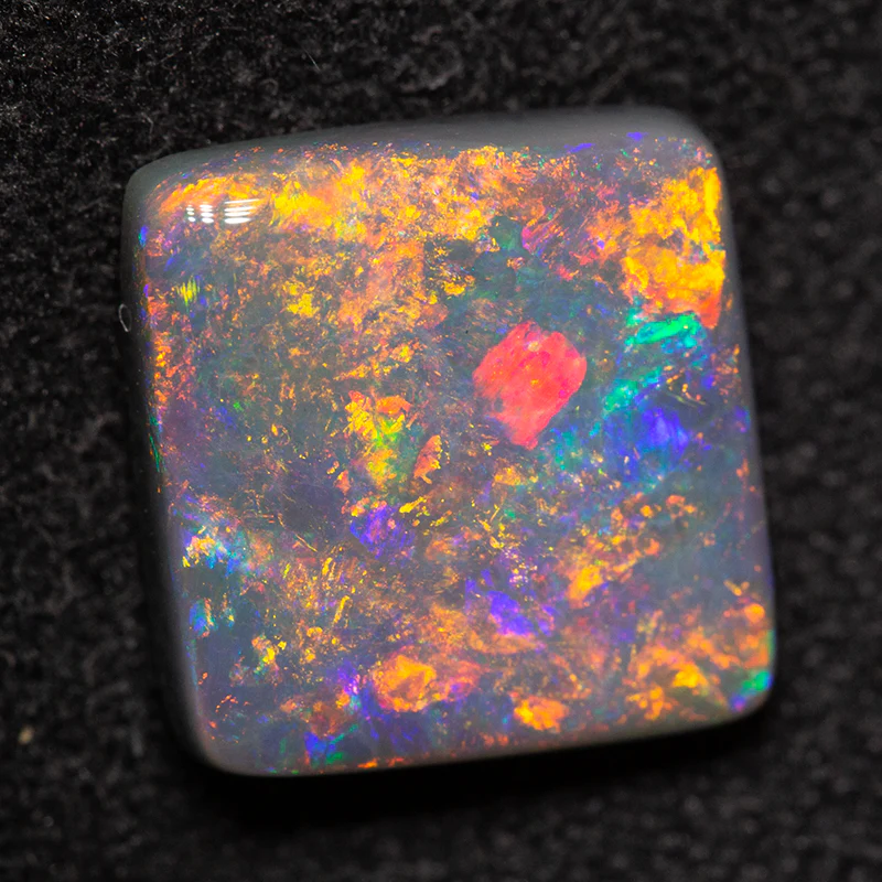 2.85 ct dark opal 9.9x9.5x3.6mm